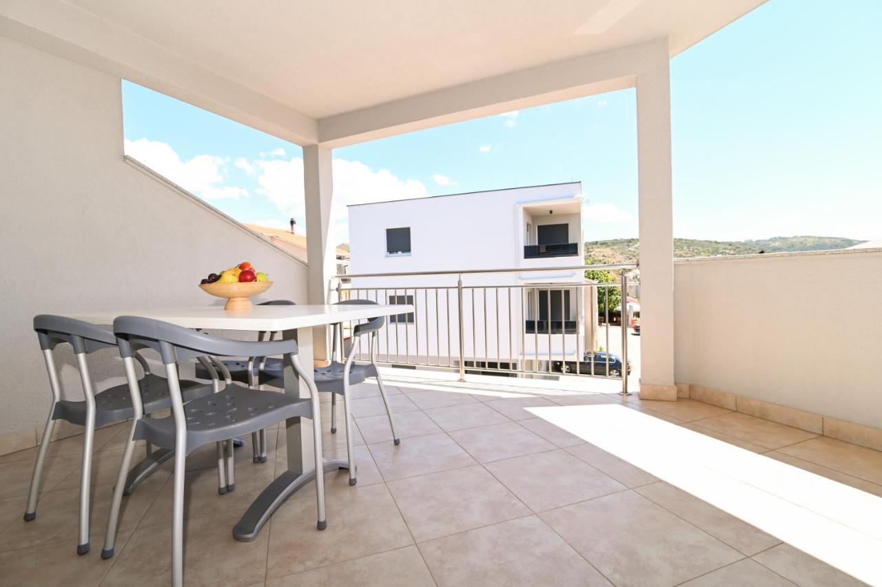 Apartmani Adria Trogir Exteriör bild