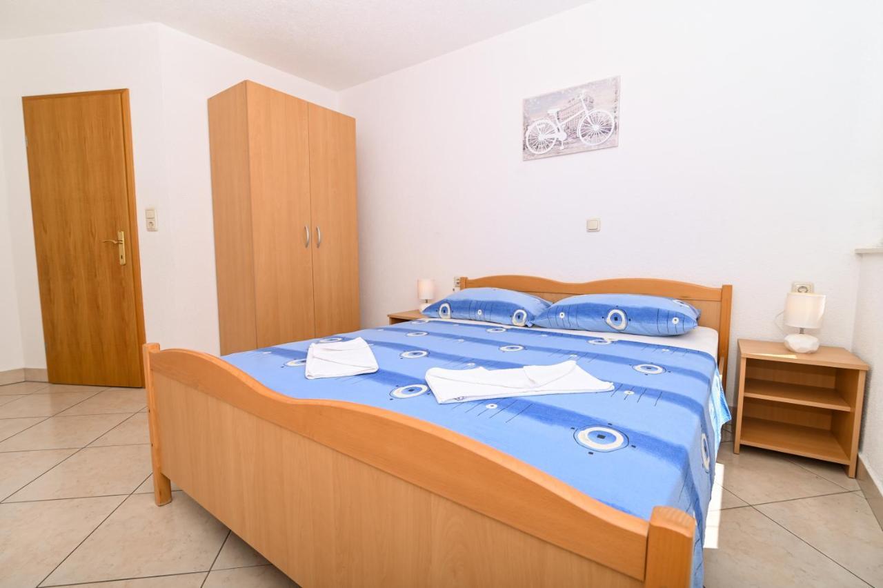 Apartmani Adria Trogir Exteriör bild