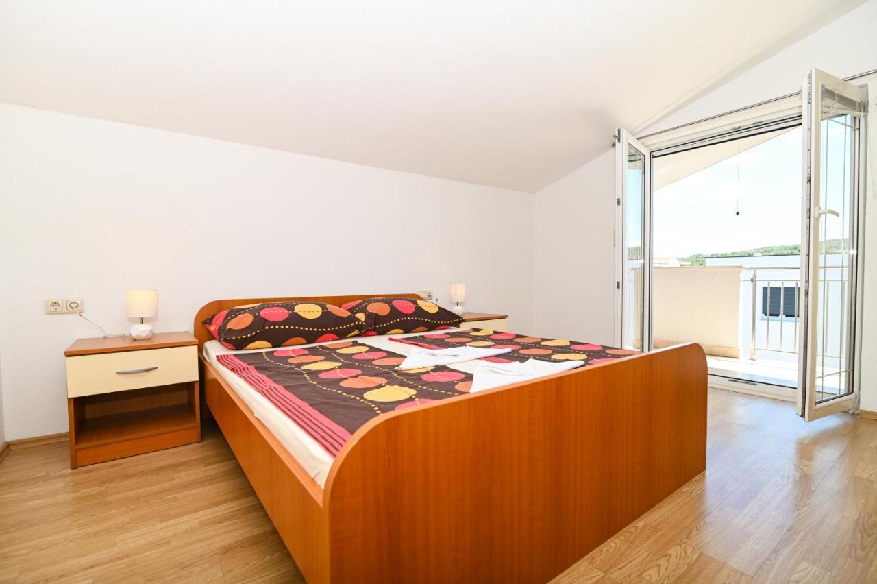 Apartmani Adria Trogir Exteriör bild