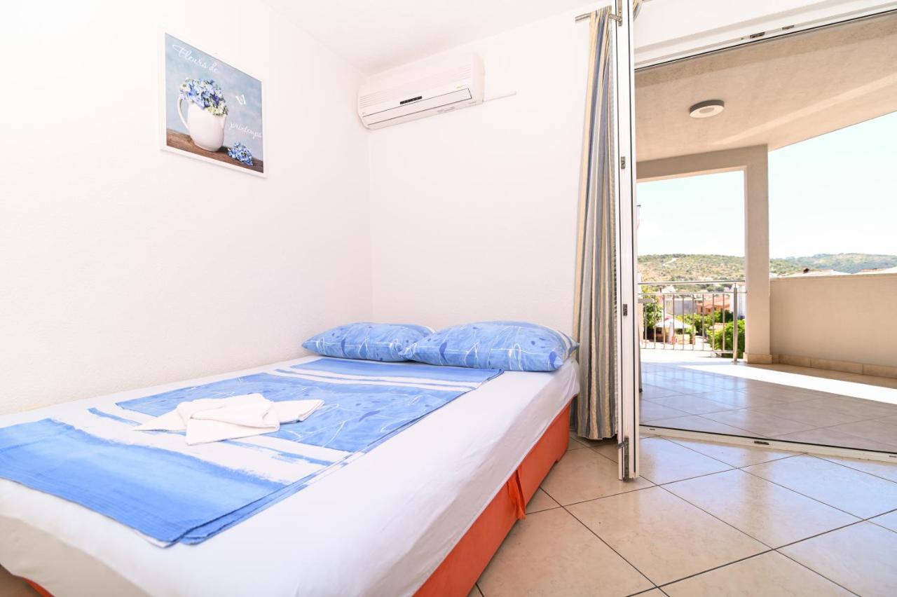 Apartmani Adria Trogir Exteriör bild